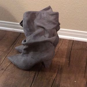 Carlos Santana grey scrunch ankle boots